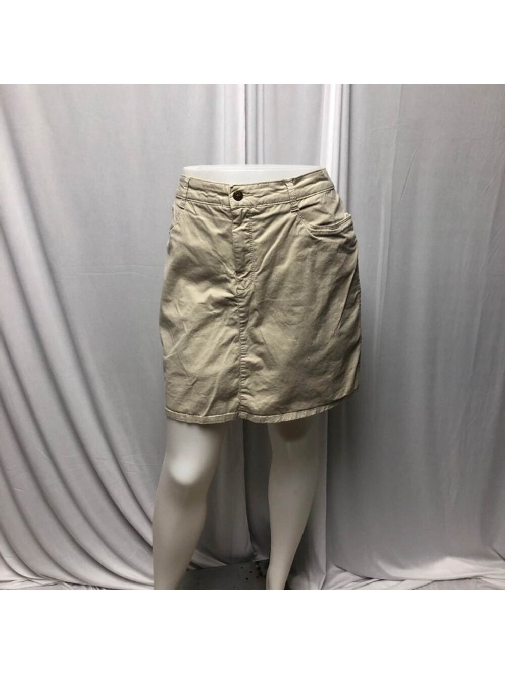 Croft and Barrow Skort Womens Size 14 Tan Stretch Pockets Skirt Shorts Casual